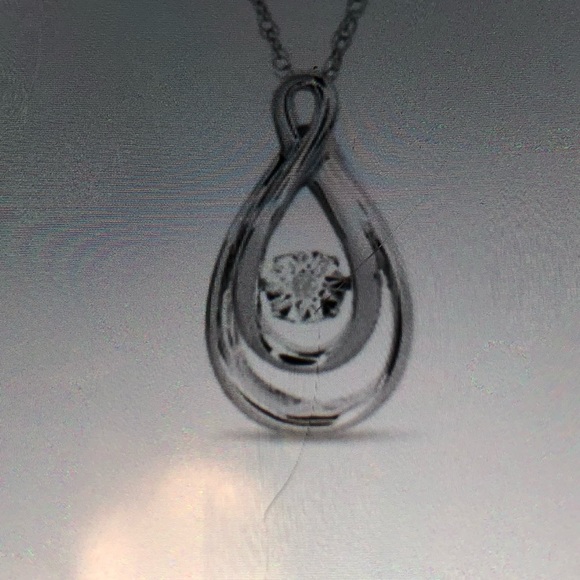 Diamond Pendant & Necklace - Picture 4 of 7